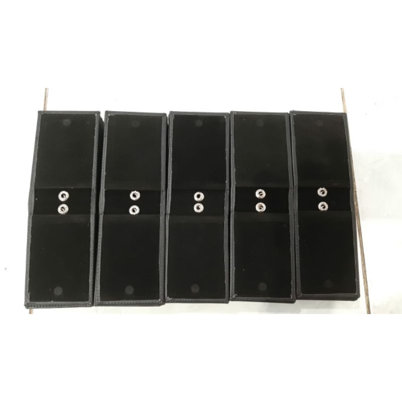 

Dompet ID Card Magnet / Name Tag Saku / Holder ID Card Magnet custome ada mata ayam