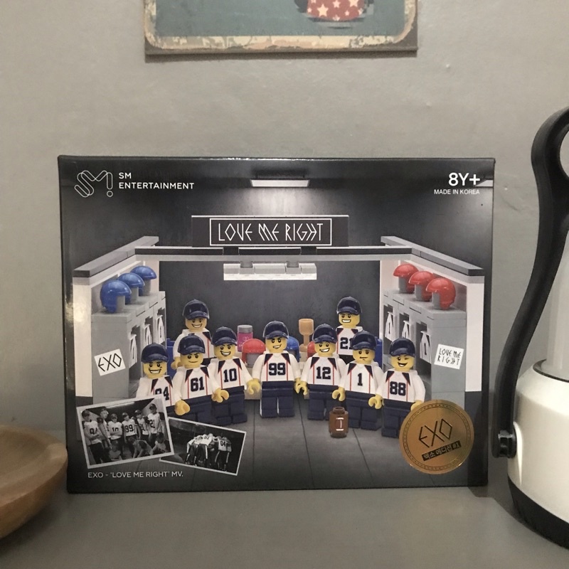 lego exo love me right (booked)