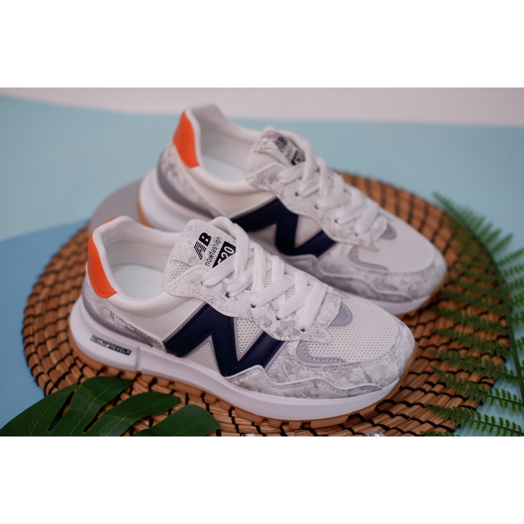 SEPATU SNEAKERS WANITA FASHION PREMIUM TERKEKINIAN-OREN MOTIF