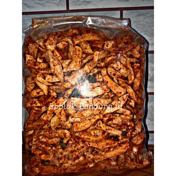 

Basreng pedas extra daun jeruk Baso stik goreng rasa pedas dan original extra daun jeruk isi 1kg