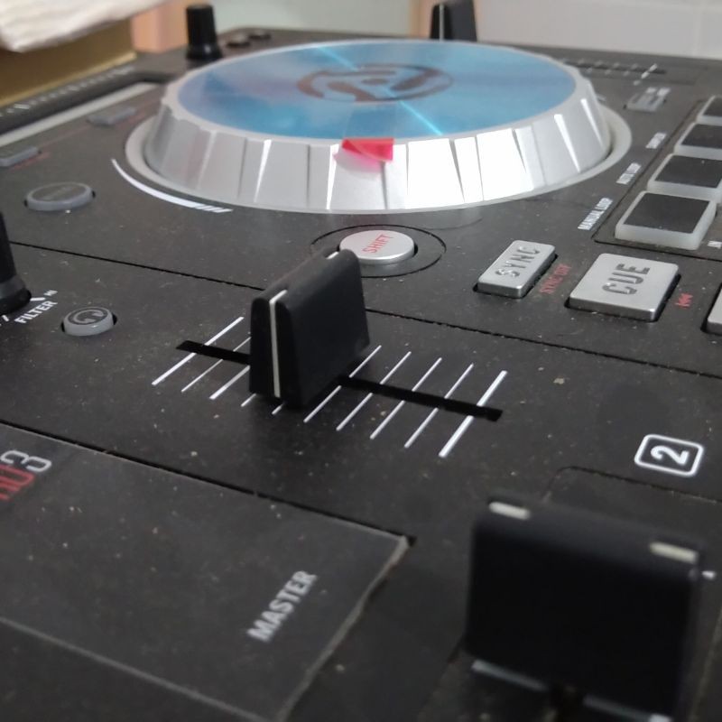 Numark dj mixtrack pro 3