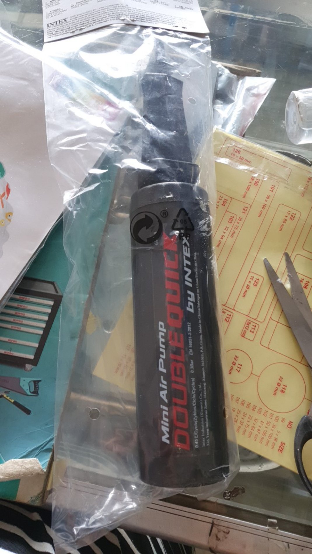 Intex Pompa Angin Tangan Mini Air Pump Untuk Ban Pelampung 69613