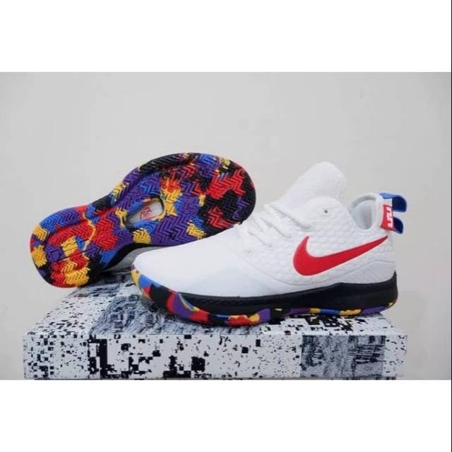 Sepatu Basket Lebron Withness 2 Ncaa March Madness