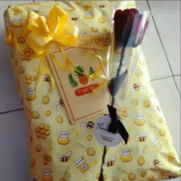 

PACKING KADO FREE PITA & KARTU UCAPAN