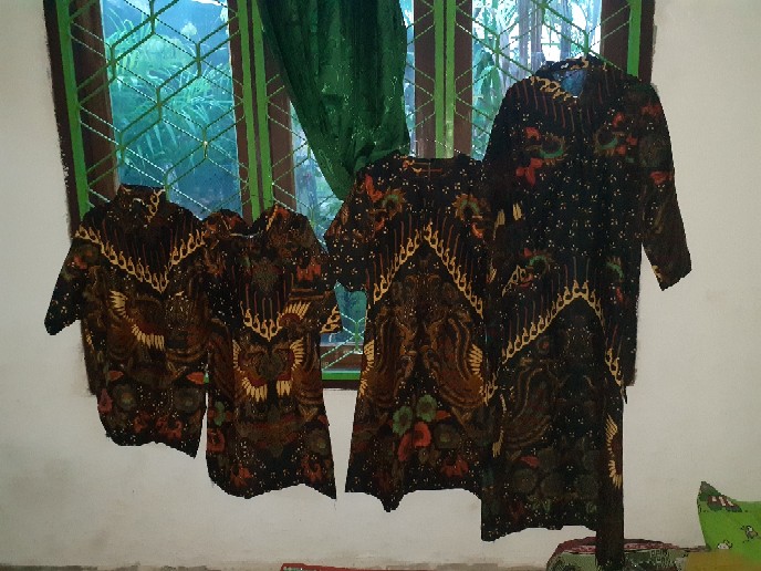 Batik Couple Keluarga Sania Ruffle Ori Ndoro Jowi Dnt Motif Singa Gold Termurah Di Shopee Sarimbit