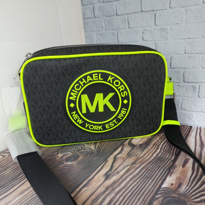 tas wanita mk fulton sport crossbody lime