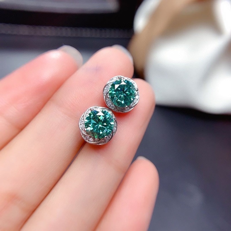 Anting Stud Desain Moissanite Warna Hijau