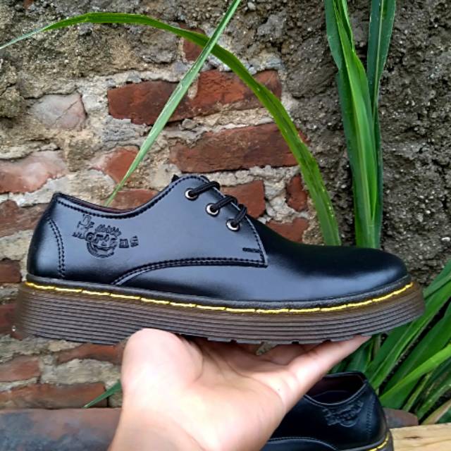 Sepatu low boots dr martens work dockmar pria dan wanita (unisex) pantofel kasual kerja kantor dan formal