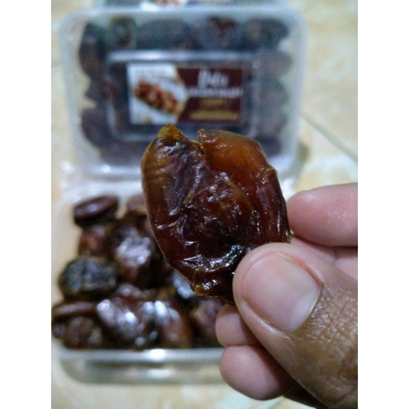 

Kurma Golden Valley / Kurma MESIR | NETTO 500 GR | ASI booster | Cocok untuk pembuatan Air Nabeez