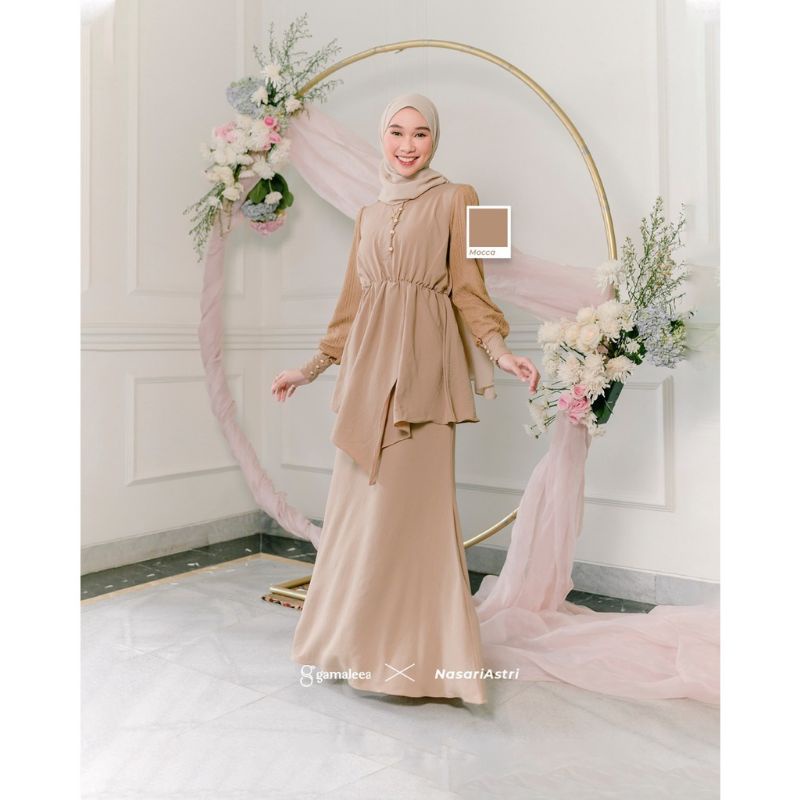 Sophia Set by Gamaleea