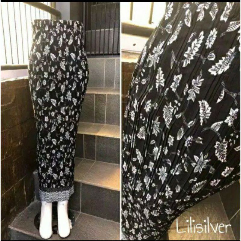 PRELOVED ROK PLISKET BATIK HITAM SILVER