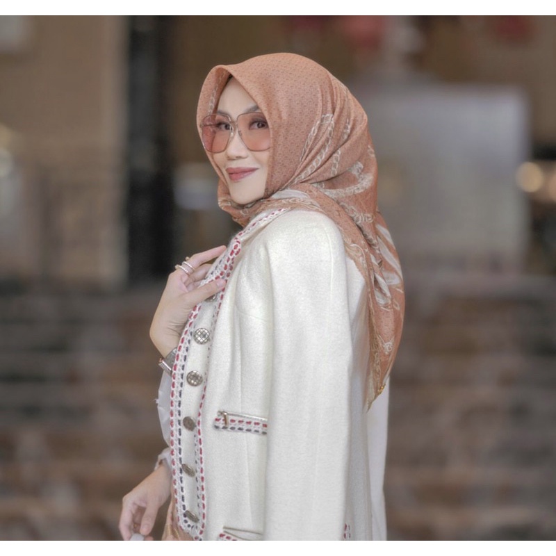 NEW Buttonscarves Chain Series - Majesty
