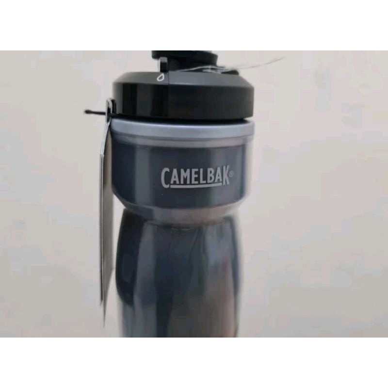 Bottle Camelbak Podium chill dirt MDL 620ML . warna hitam black botol minum sepeda bidon cage air
