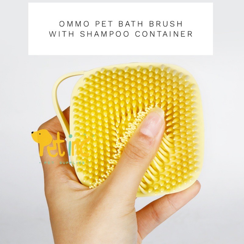 Ommo pet bath brush with shampoo container