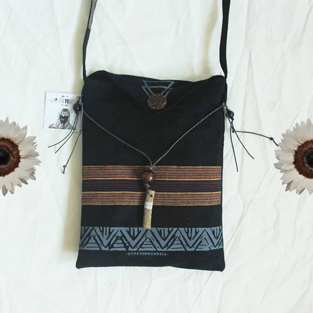 Tas Selempang Etnik Gypsy lurik black, Tas Gunung, Tas Etnik