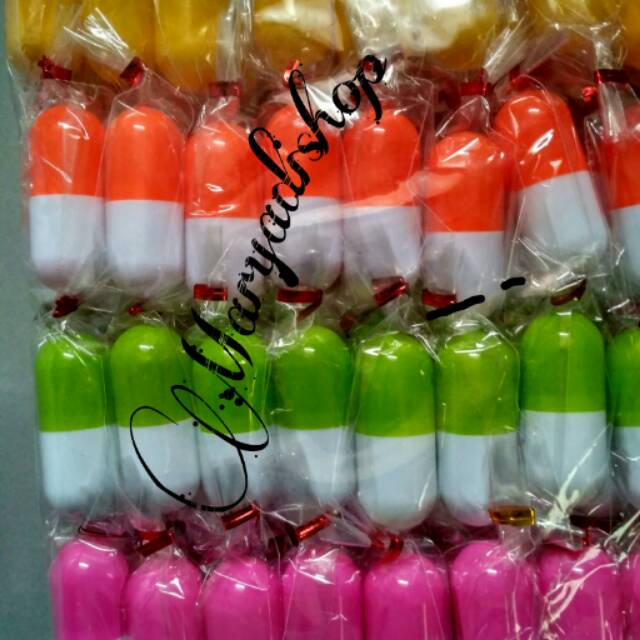 

Souvenir bolpen kapsul +stiker nama