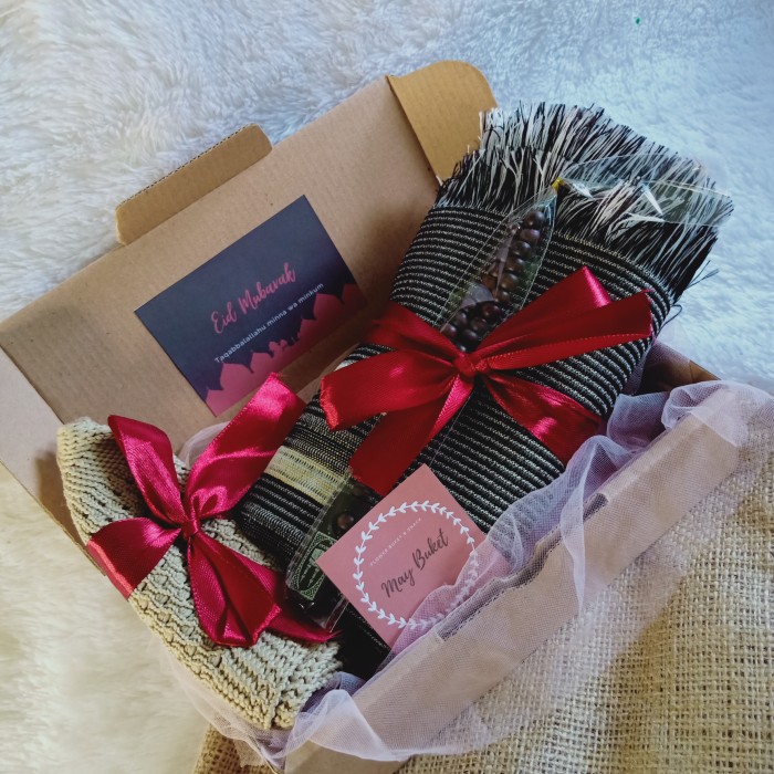

Hampers Sajadah Gift Box Cowo Parcel Lebaran Hadiah Kado Birthday Pria 034