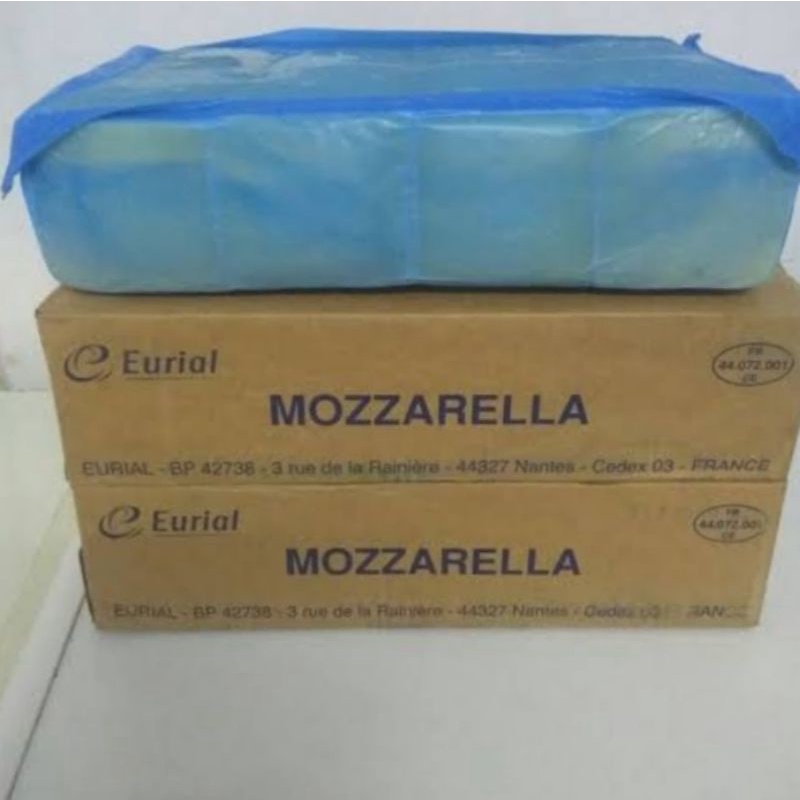 

Mozarella Cheese Eurial Frozen / Keju / Mozarella Blok 2,5Kg