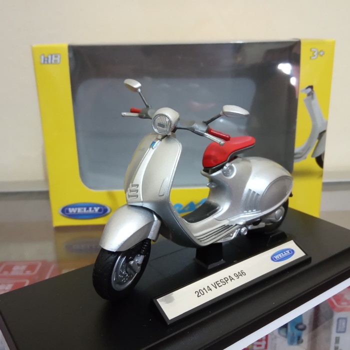 Diecast Vespa 946 silver 2014 clasik miniatur motor klasik welly 1:18 harga murah