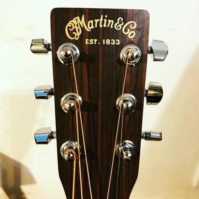 Gitar Martin Dreadnought 