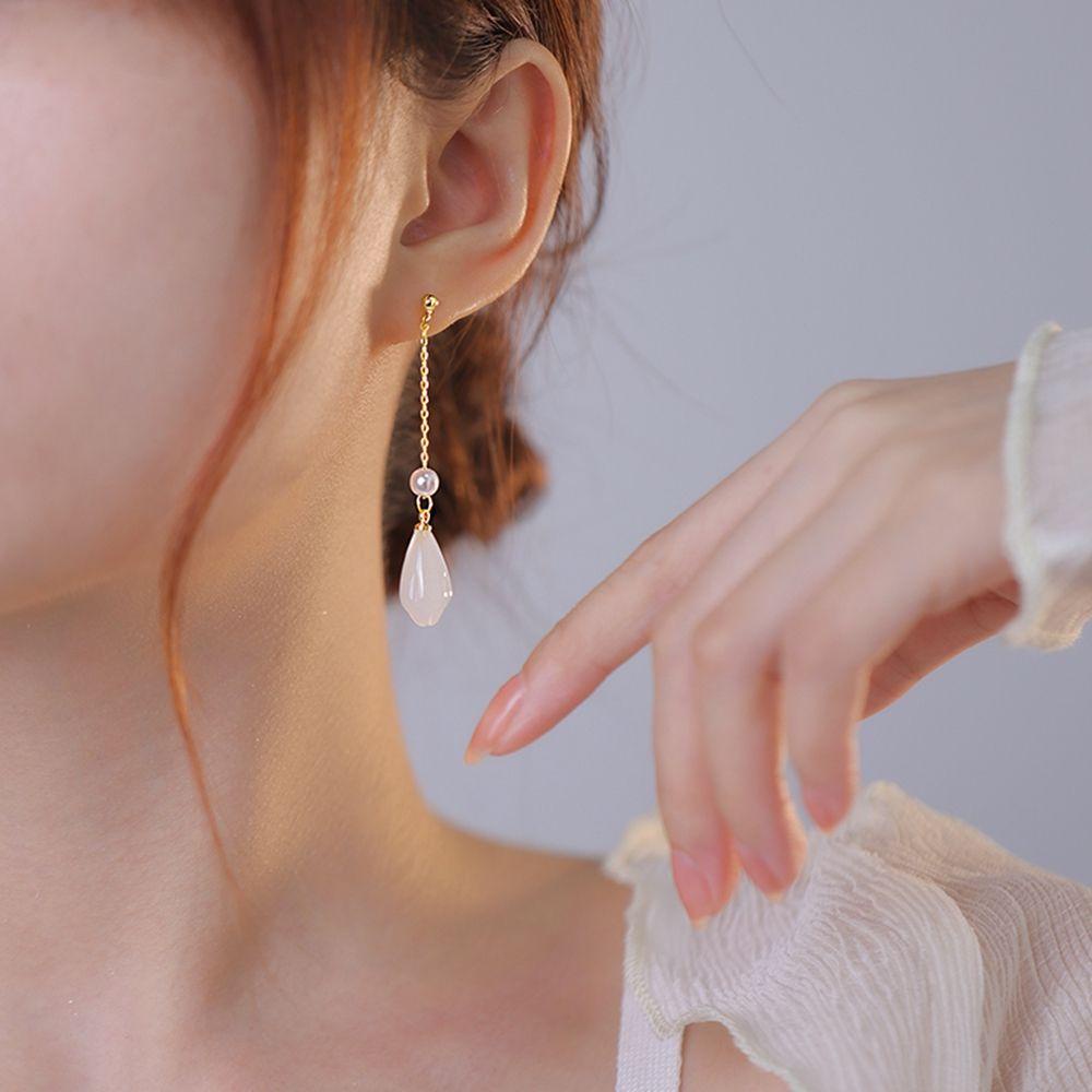 Mxbeauty Anting Perempuan Elegan Fashion Vintage Mutiara Geometri Kuno Bulat Panjang Menjuntai Anting Gaya Cina Ear Drop