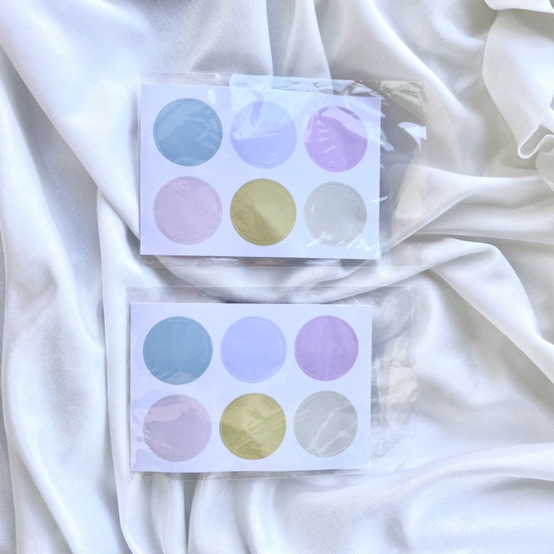 

Sticker Dot Bulat bisa di tulis cocok untuk dekorasi atau organize