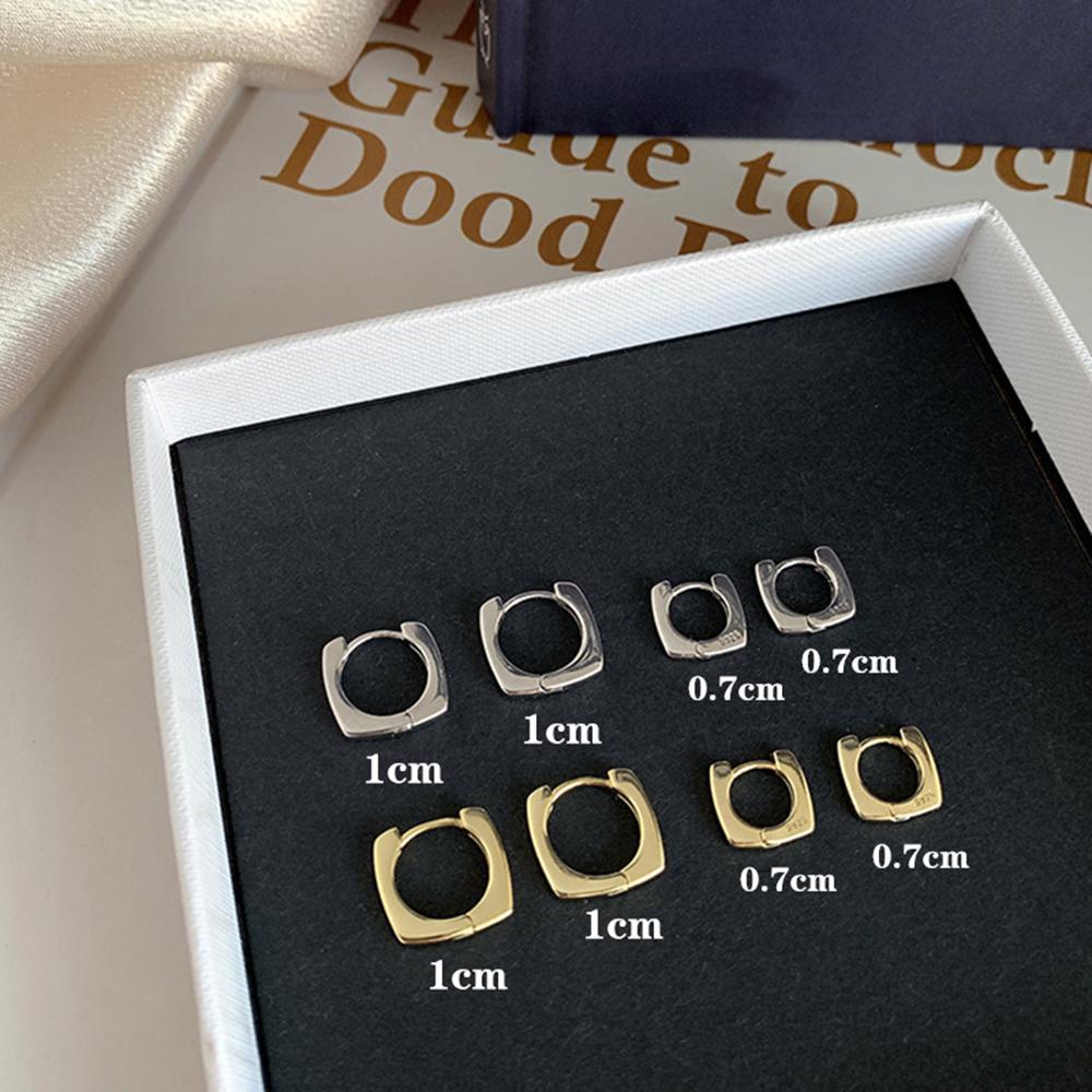 Anting Hoop Agustina Hadiah Fashion Warna Emas Mengkilap Kesederhanaan Geometris Ear Stud