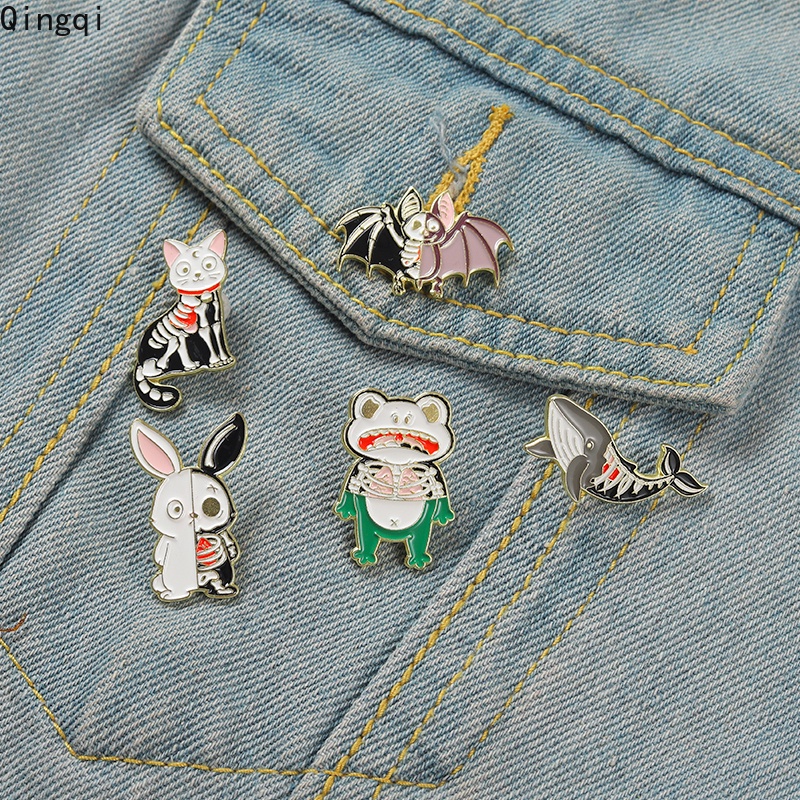 Bros Pin Enamel Bentuk Kartun Hewan Kucing Katak Kelinci Whale Tengkorak Bahan Alloy Gaya Gothic Punk