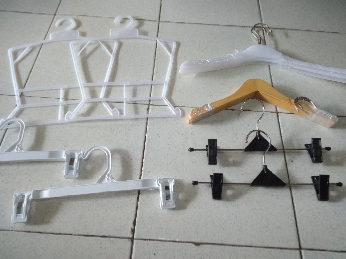 Hanger Gantungan Baju 151 - Gamis | Dewasa | Berkualitas - Hitam ( Isi 1 Pcs )