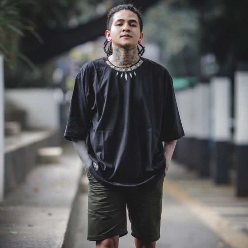 Kaos Oversize Oversized T Shirt Pria Wanita Unisex Distro Original Streetwear Cotton Combed 20s Sablon Plastisol Rubber Ink Dewasa Keren Murah Berkualitas Premium Cowok Cewek WARNA HITAM MRKO OVERSIZE009