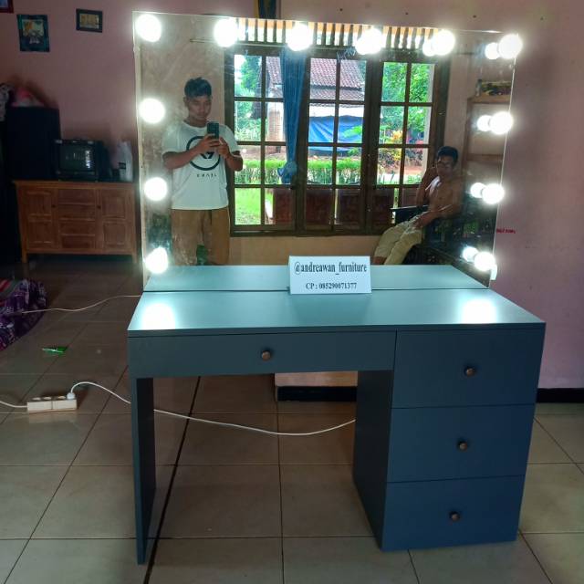 Meja rias minimalis  meja rias lampu  mejarias laci  mejarias lampu  figura lampu  tolet
