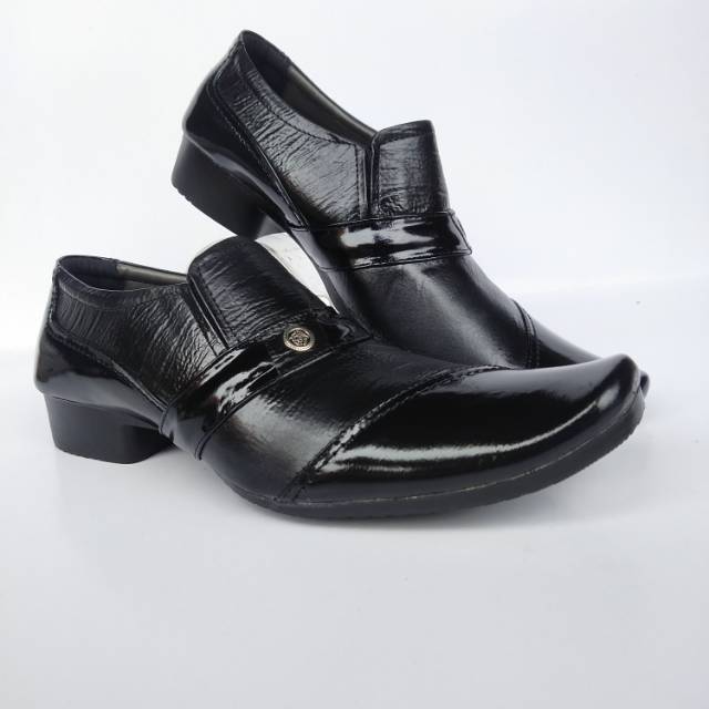 Sepatu pantofel kulit,sepatu pantopel formal,sepatukantor hitam,sepatu pantofel kulit Cibaduyut asli