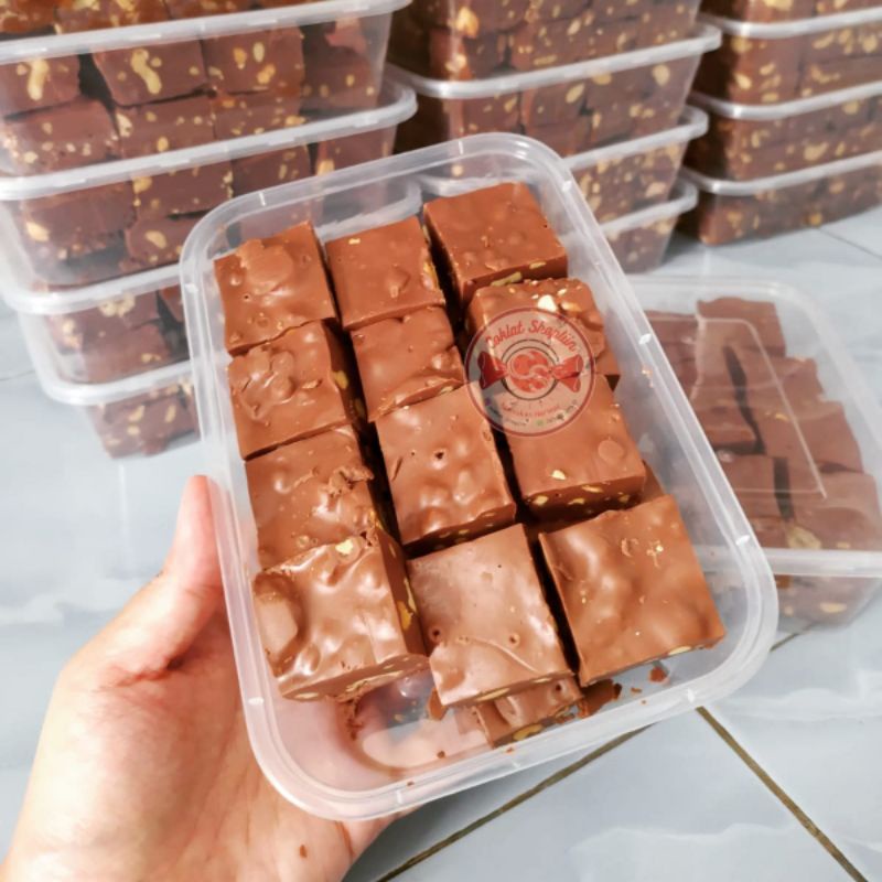 

Coklat SilverQueen Box