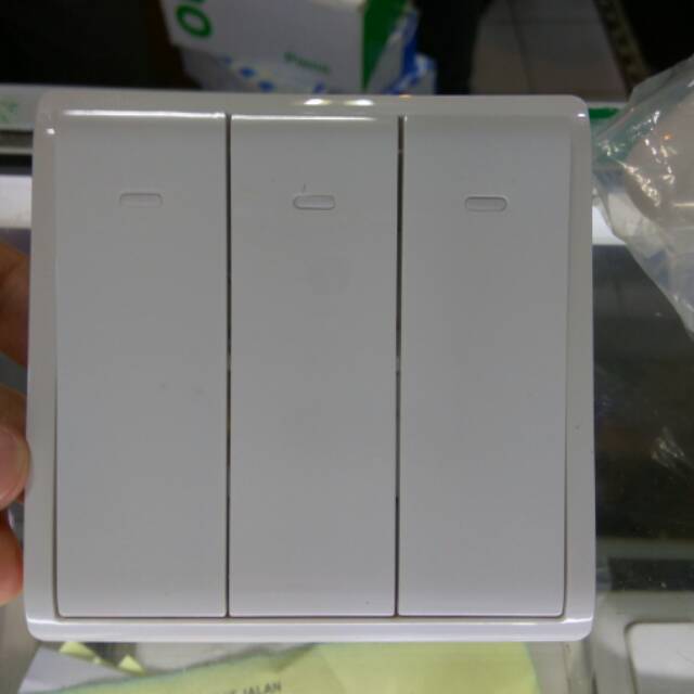 Saklar Schneider Pieno Triple Vertikal