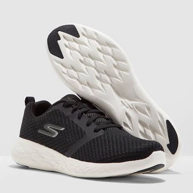 skechers go run 600 reactor