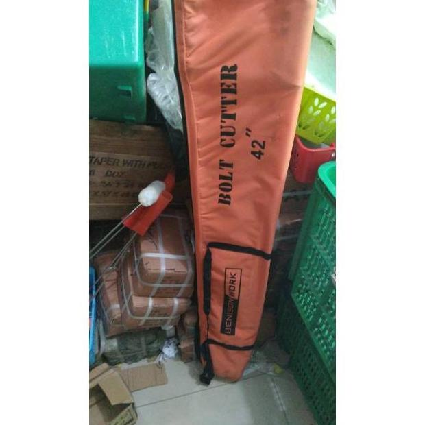 

BUKU & ALAT TULIS PERLENGKAPAN SEKOLAH & KANTOR GUNTING BETON 42" INCH