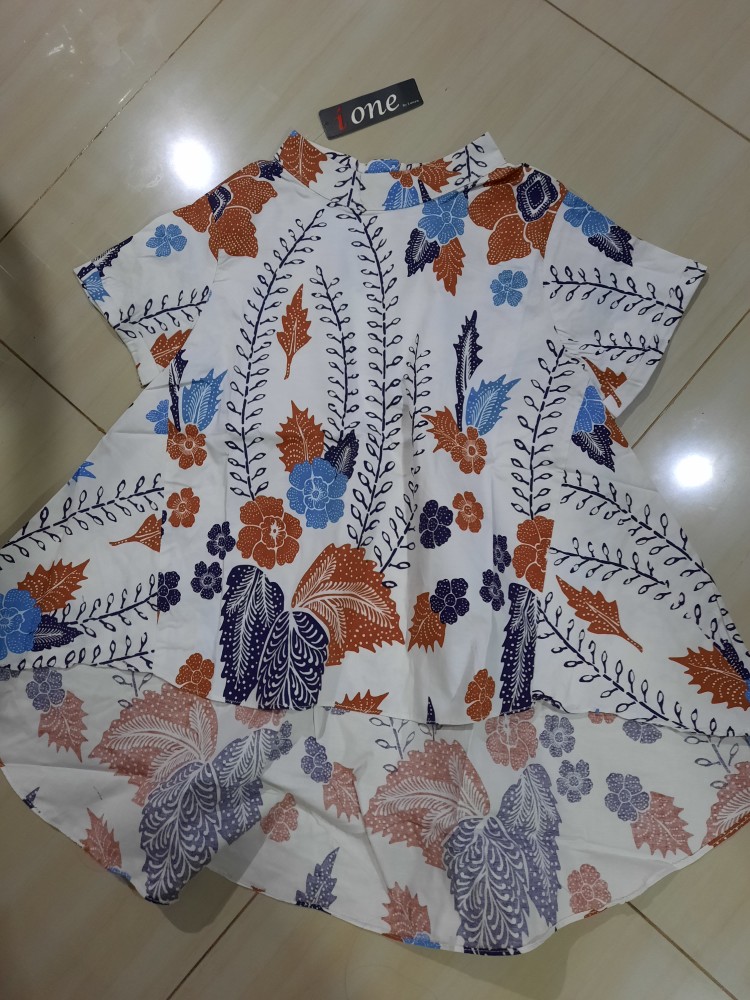 Aria - Swan Top / Atasan Batik Wanita
