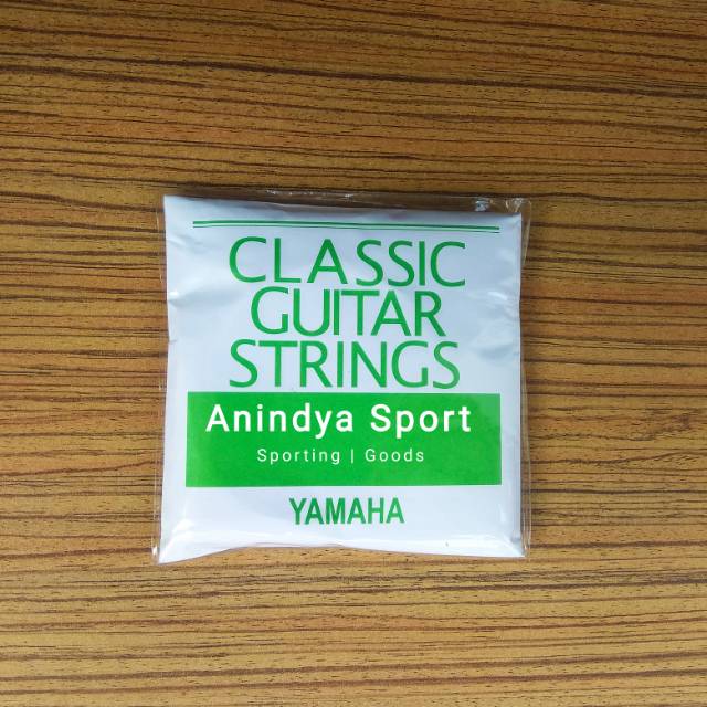 Yamaha Senar Gitar Classic Nylon Original