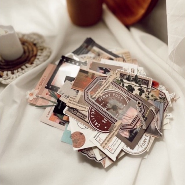 

Paper Collages by @chancoquett