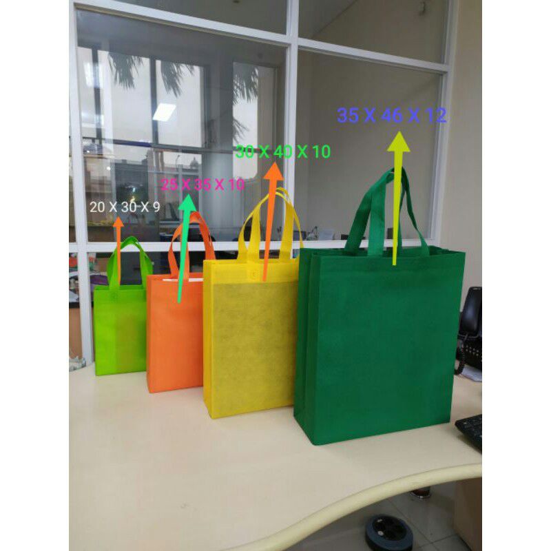 

TAS GOODIE BAG SPUNBOND 20X30X9/TAS SPUNBOND KECIL/TOTEBAG POLOS/TAS KAIN SPUNBOND/TAS SOUVENIR SPUNBOND/TAS BELANJA