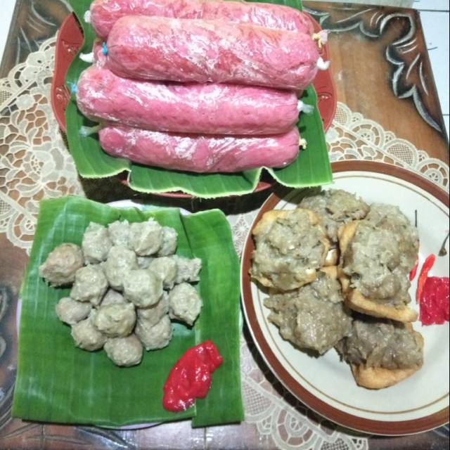 

Tahu bakso, rolade daging sapi, pentol sapi