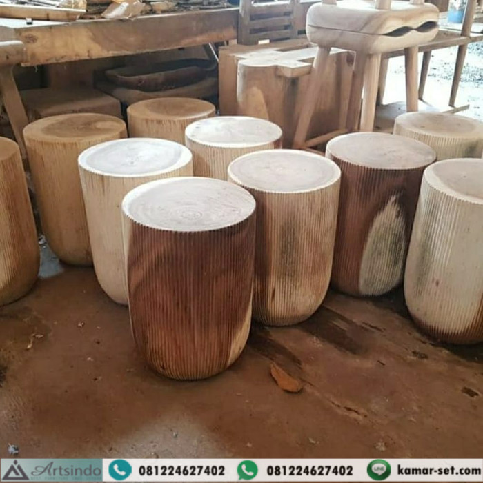 Stool Kursi Bulat Kayu Trembesi Solid Utuh