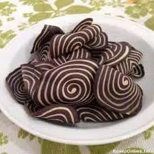 

Makanan Ringan Snack Kue Kuping Gajah Merk Delvi / Keripik / Cemilan