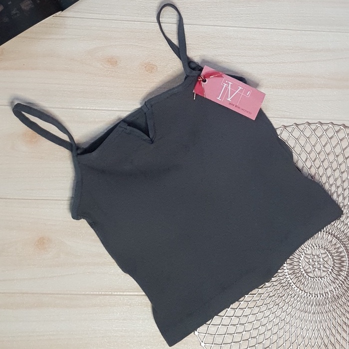 Angela Crop Top - Sport Bra - Square Top by IV