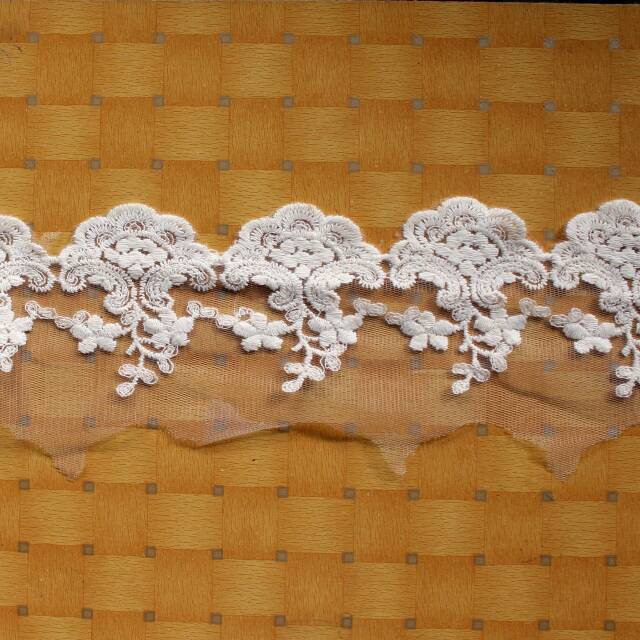 Permeter.TL002 Renda tile warna krem ukuran 8cm