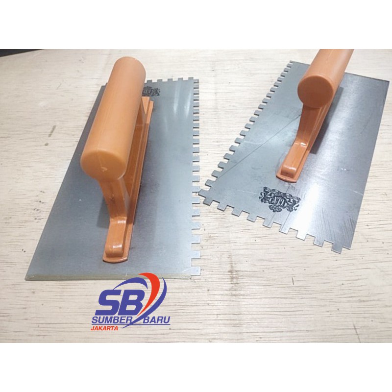 LASKAM BESI GERIGI PLASTER TROWEL / ROSKAM / RASKAM LASKAM Gagang PVC KUALITAS TERBAIK SBJ