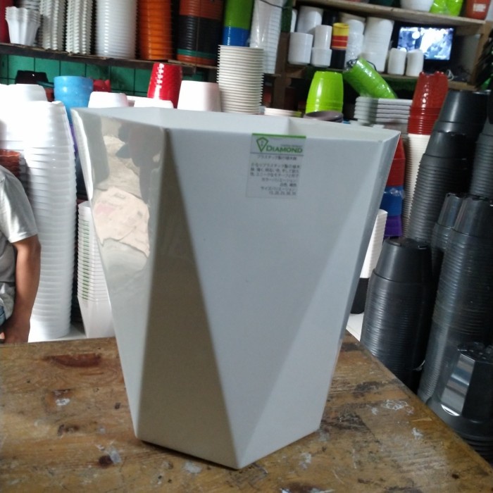 Pot Diamond 35Putih.