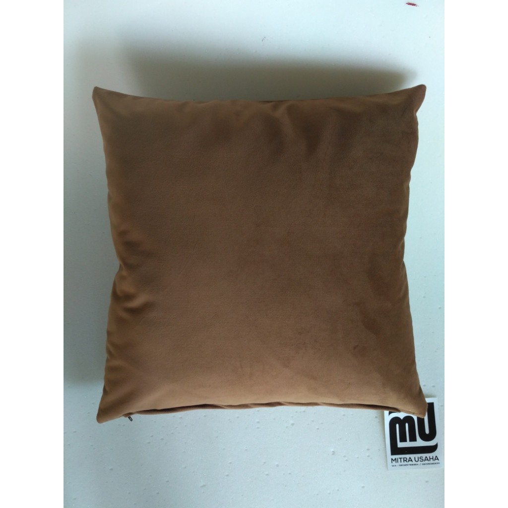  SARUNG  BANTAL  45 X 45 VELVET COKLAT  DEKORASI KURSI  SOFA 