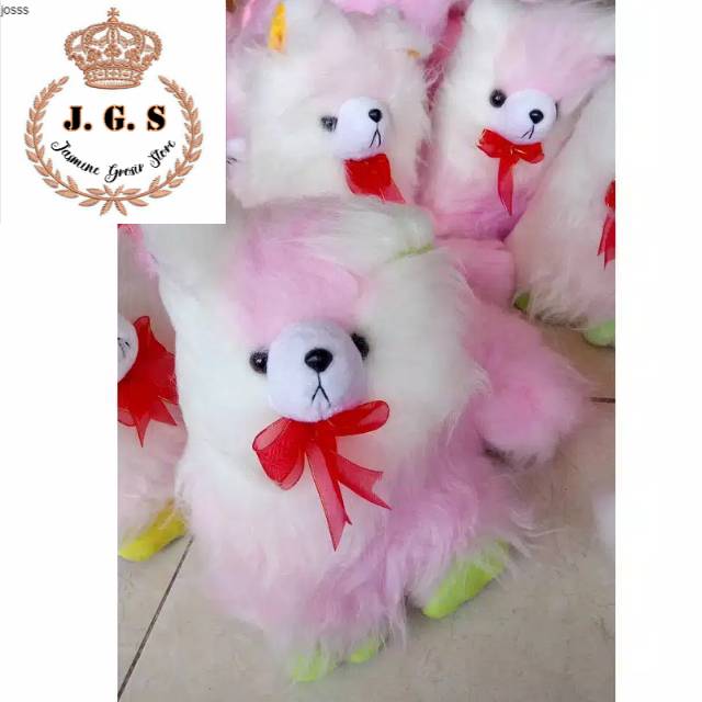 Boneka kucing bulu.
