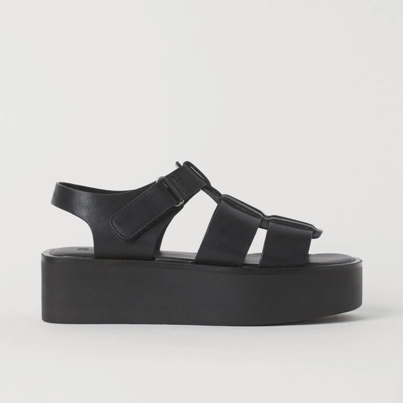 [PRELOVED] Authentic H&M Loafers Chain Docmart Original Store Hitam Black Bukan HNM H&M Divided Plat